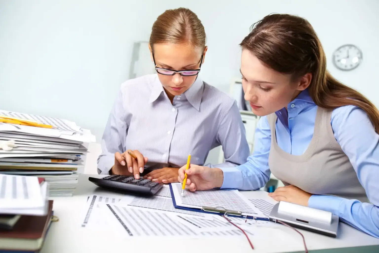 Stop Being Your Supplier’s Helpdesk: How JDE Self-Service Ends the Email Chaos